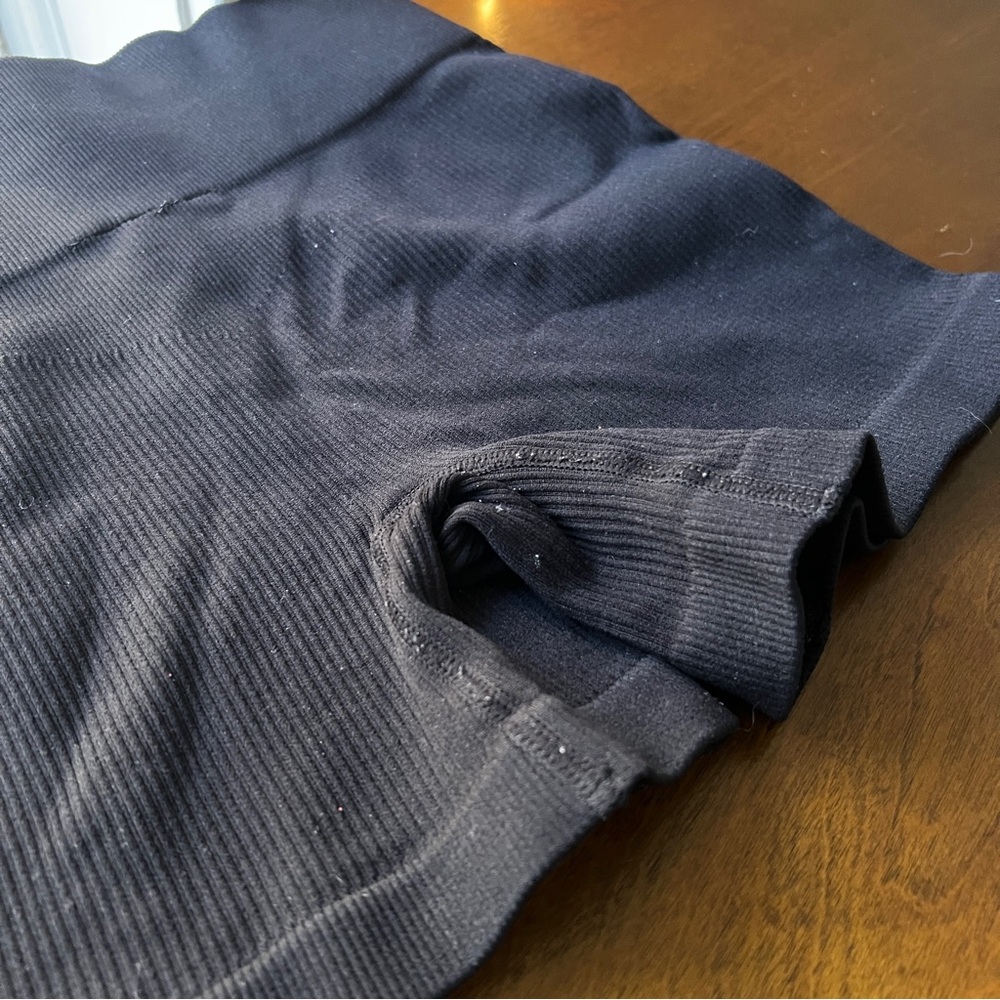 Bo & Tee Ribbed Mini Shorts - Picture 4 of 5
